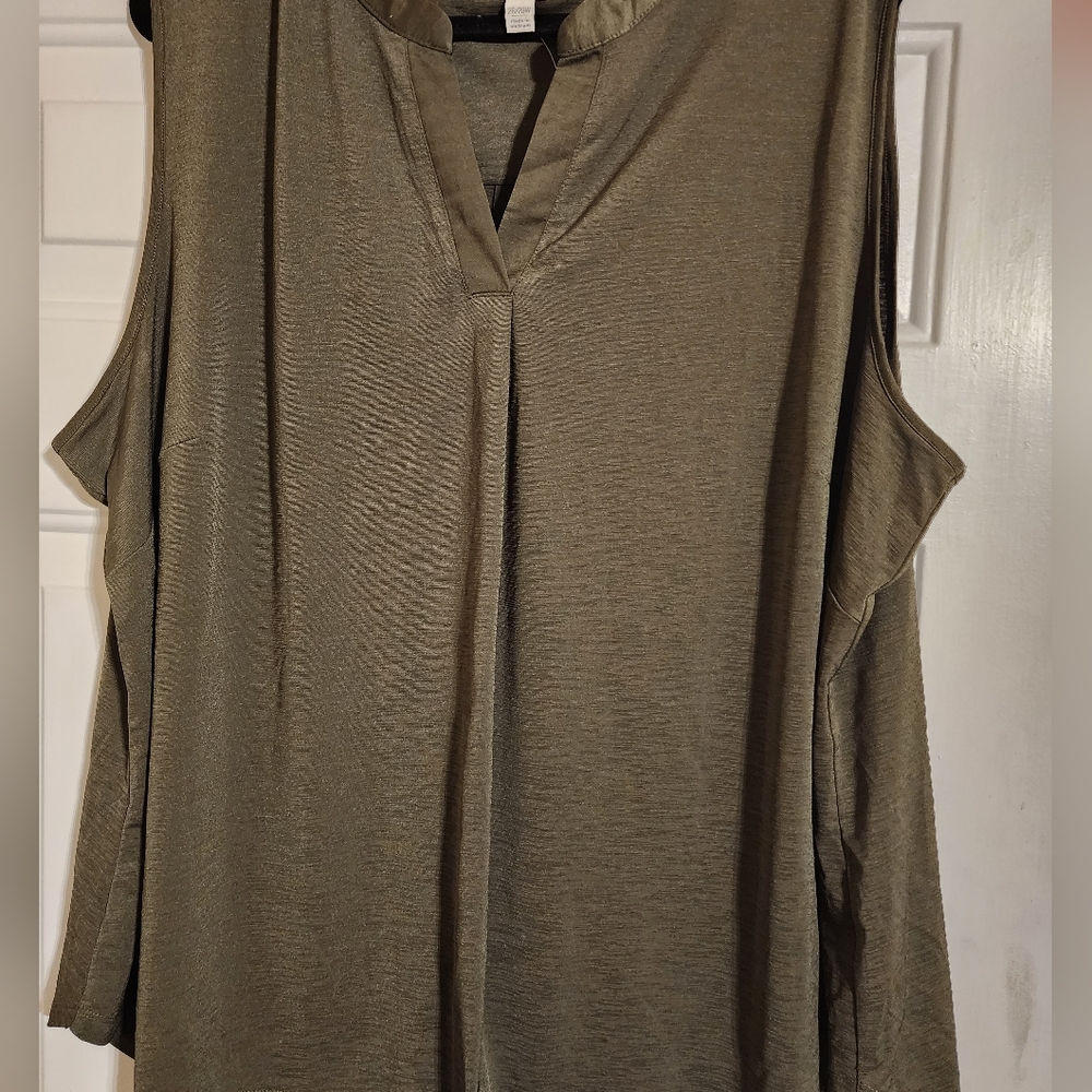 Sleevles Plus size